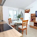Apartmaji S Pogledom Na Morje Zm -sea View Zm 아파트 포르토로즈