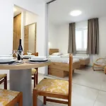 아파트 Apartmaji S Pogledom Na Morje Zm -sea View Zm 포르토로즈