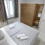 Apartmaji S Pogledom Na Morje Zm -sea View Zm 아파트 *
