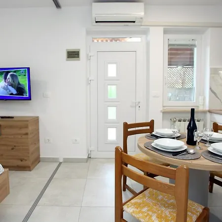 Apartmaji S Pogledom Na Morje Zm -sea View Zm