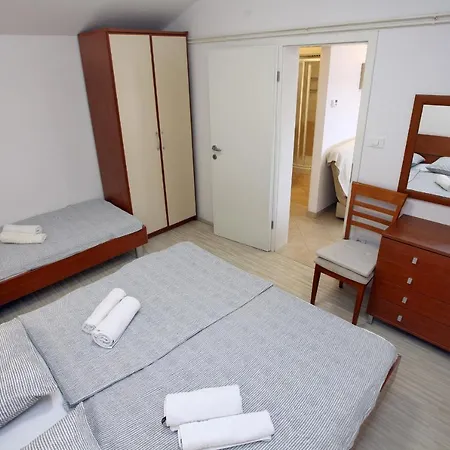 Apartmaji S Pogledom Na Morje Zm -sea View Zm Апартаменты