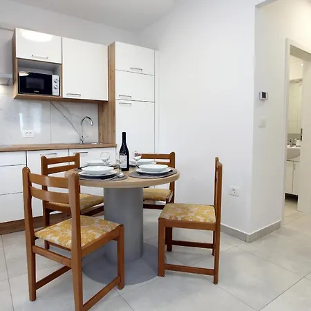 Apartmaji S Pogledom Na Morje Zm -sea View Zm *